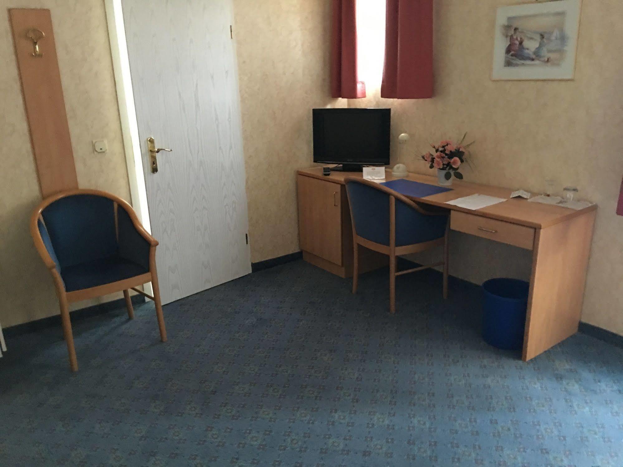 Smarthotel Flamingo Self Check-In Гисен Экстерьер фото